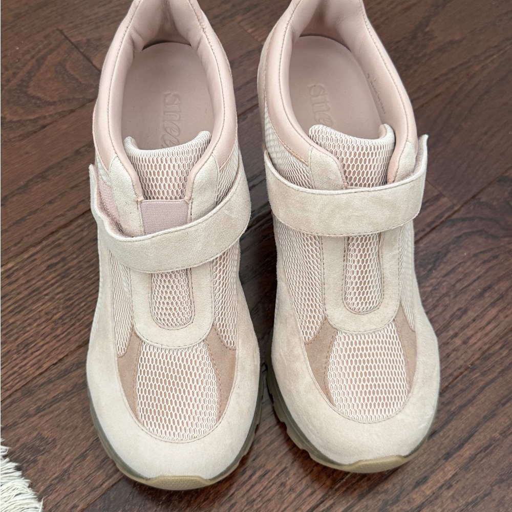 Sneex Women's Beige Heels